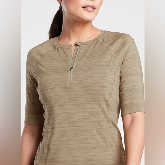 Athleta Women’s Shadow Olive Pacifica Illume UPF Fitted Tee - Medium - Picture 1 of 6